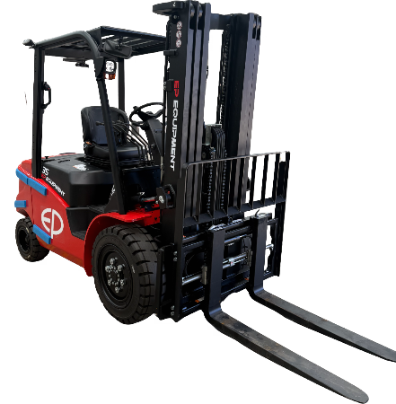 Front view of EFL353 four-wheel lithium-ion electric forklift by EP Equipment